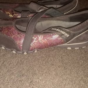 Skechers slip one size 9 New asian print
